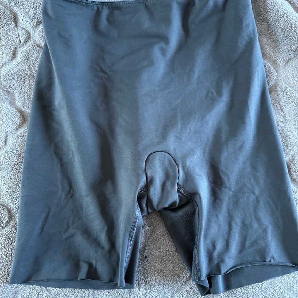 SPANX tummy control mid thigh